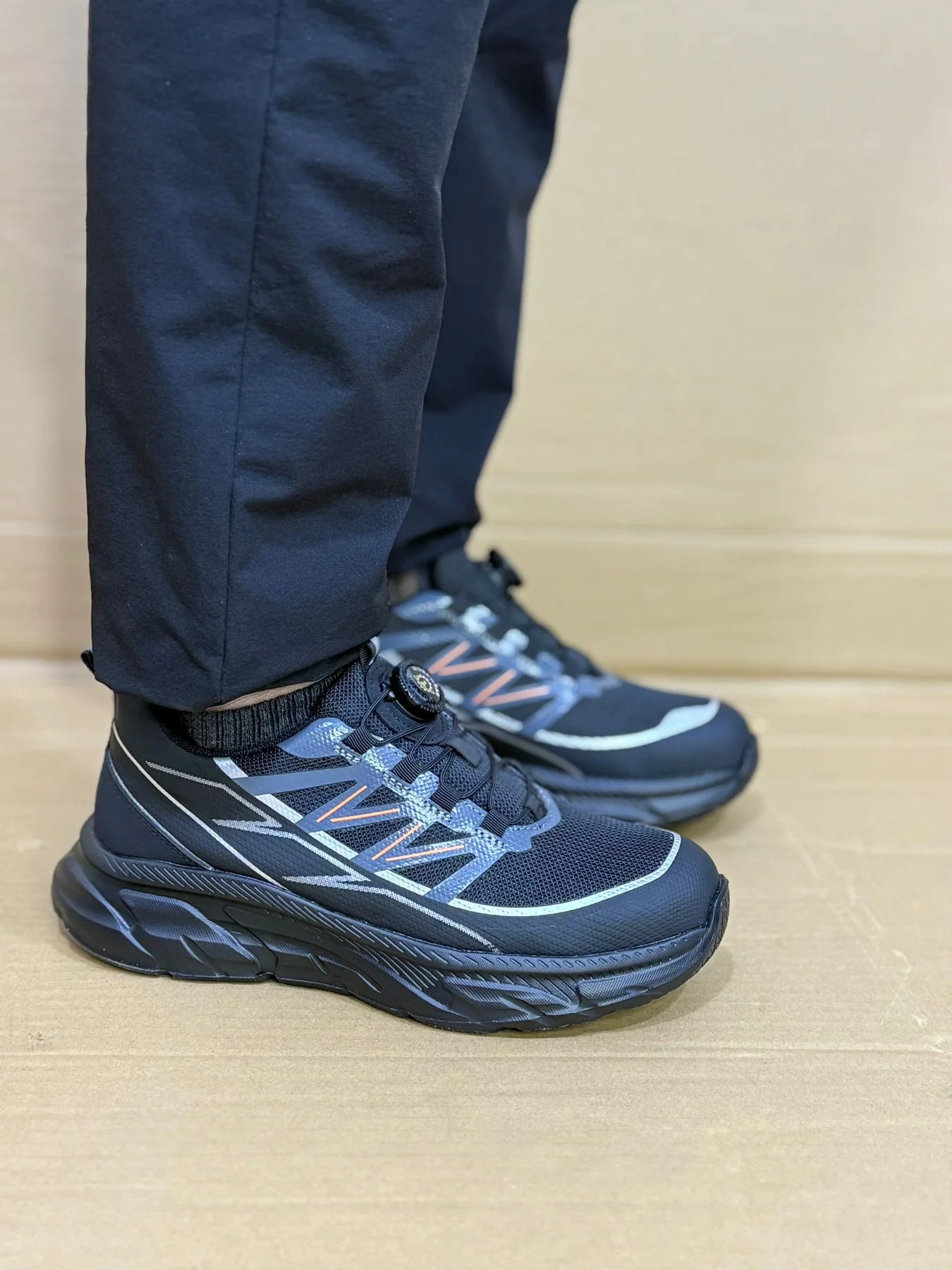 Men's Lightweight Safety Shoes — Steel Toe & Kevlar Midsole | AV-0424